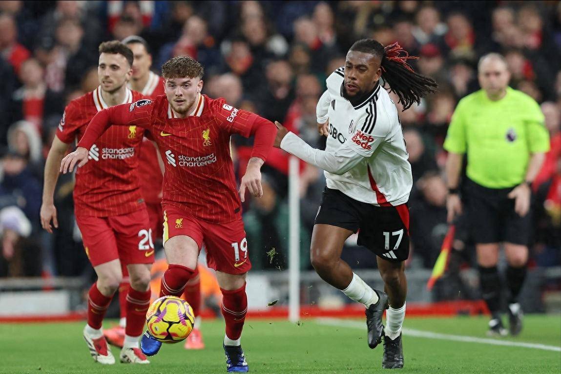 包含利物浦前锋连下两城，领队赢得胜利的词条