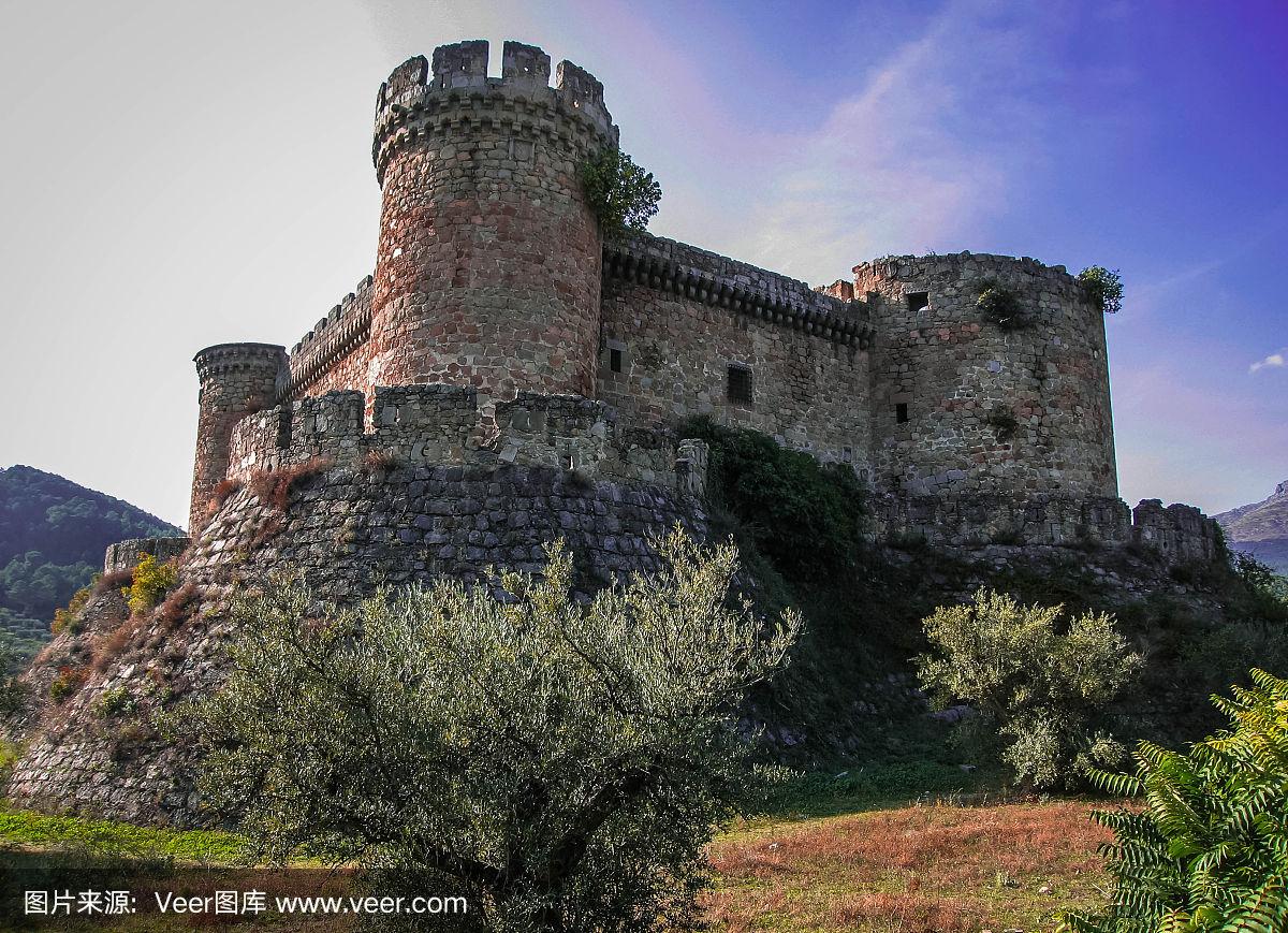 包含里昂罗抵达西班牙，将在皇家竞技处埋下华尔道夫的奇兵的词条