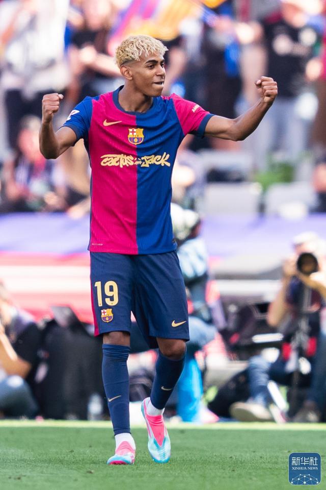 欧国联比赛：巴塞罗那大胜皇马锁定西甲冠军的简单介绍