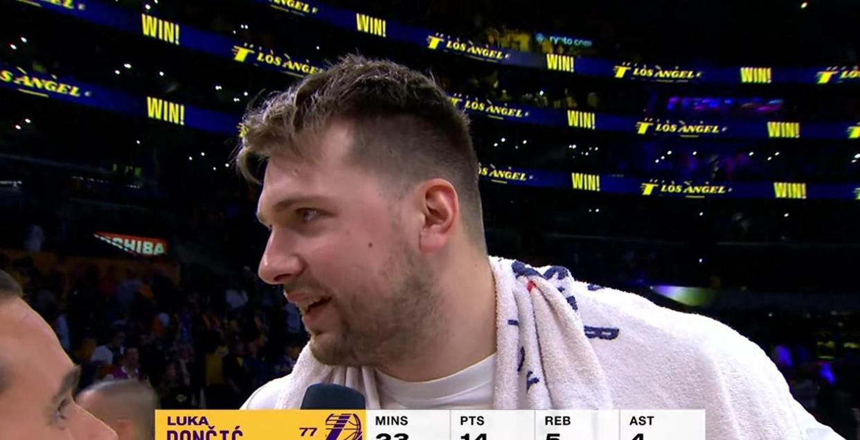 东契奇在热火比赛中重返赛场，爆冷引发热议！观众掌声雷动(火箭热火全场录像回放)